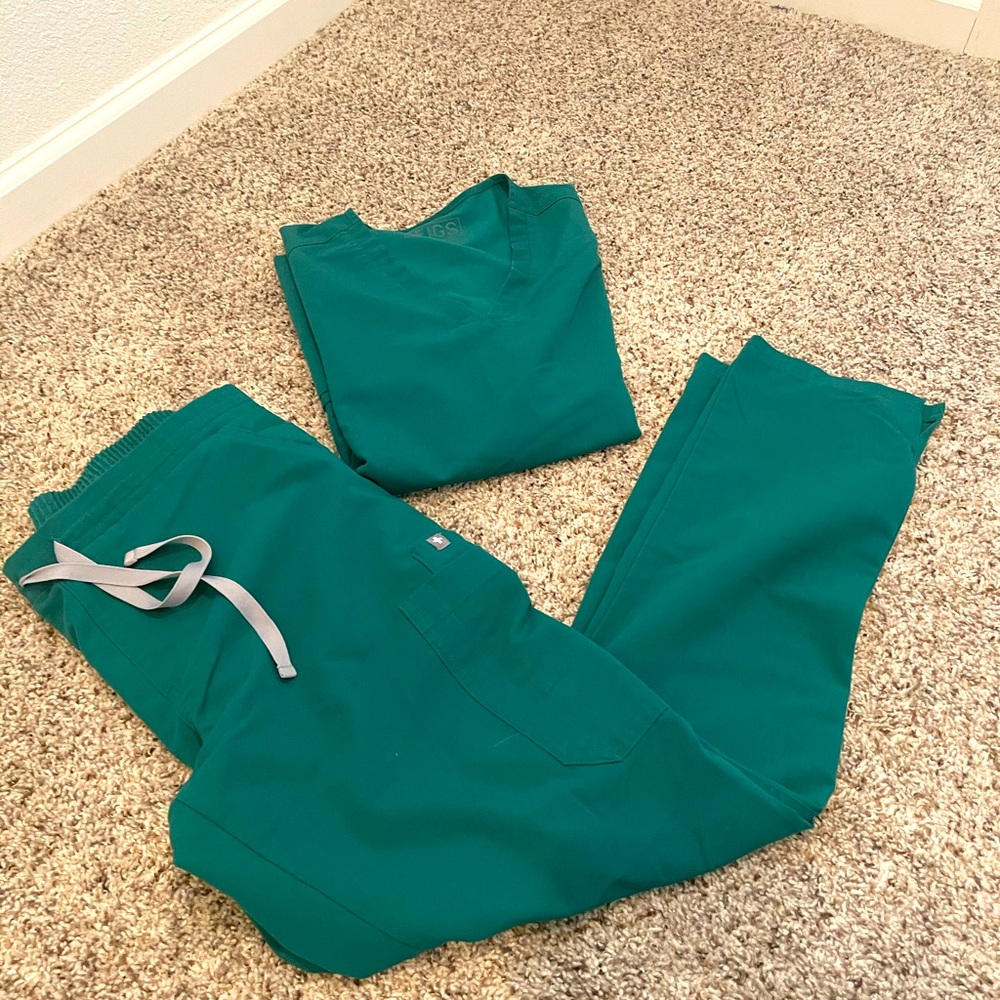 Figs scrubs set